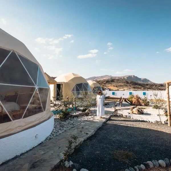 Jabal shams domes, hotel en Sa‘ab Banī Khamīs