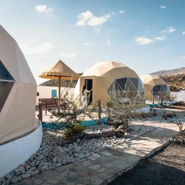 Jabal shams domes, hotel en Sa‘ab Banī Khamīs