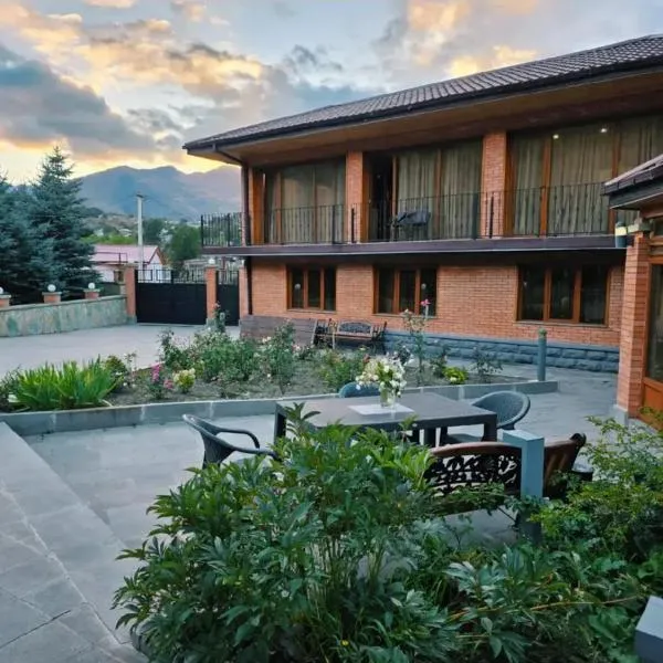 Vardisubani Villa, viešbutis mieste Stepanacminda