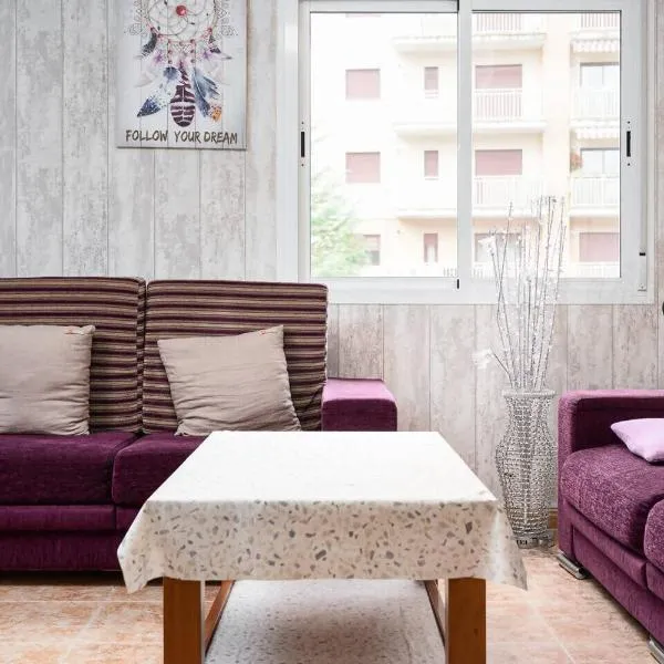 Chalet adosado Anayet, hotel v destinaci Sabiñánigo