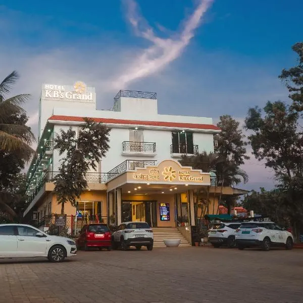 HOTEL KB's Grand, hotel in Shirdi