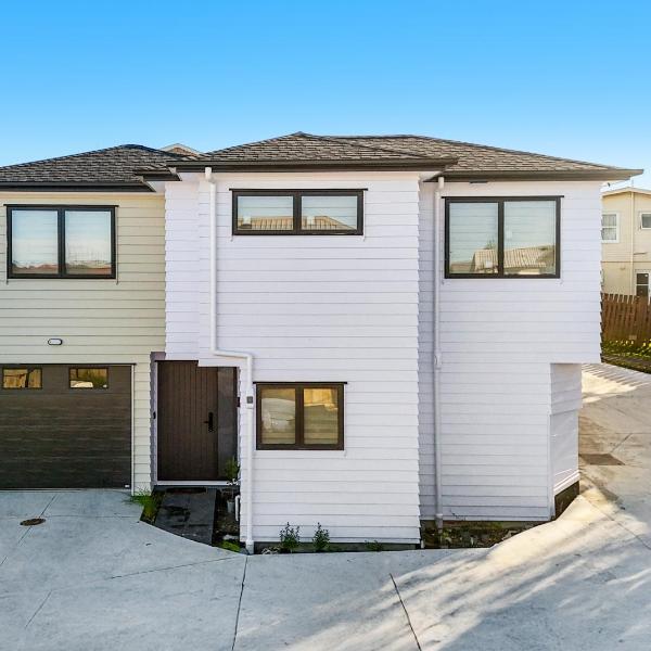 Daylight Dwell & Delight near Auckland Airport, Auckland