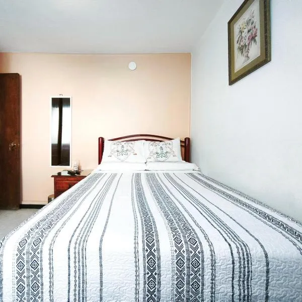 Cozy bedroom at 5 min Mexico City Airport T1 & T2 – hotel w mieście Meksyk