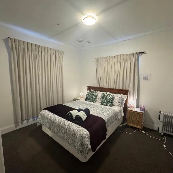 Shazza Homestay，位于因弗卡吉尔的酒店