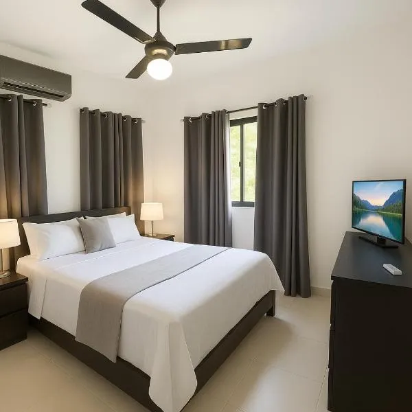 Modern 2BR Apartment 3 Min from Airport with Free Parking, hotel v destinaci Sosúa