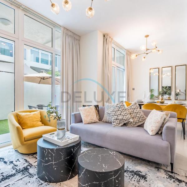 Furnished 3-Bedroom Townhouse, Just Minutes Drive from Al Marmoom Heritage Village and Popular Dubai Attractions, Albizia, Damac Hills 2 by Deluxe Holiday Homes, Dubai