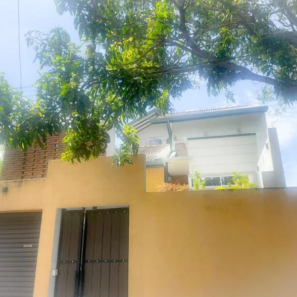 Mervins & Indus Residence, hotel in Colombo