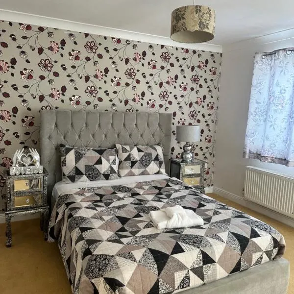 Fabrizio Residence 2, hôtel à Ifield