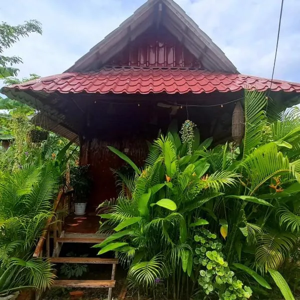 Savet Family Homestay & Tour، فندق في باتامبانغ