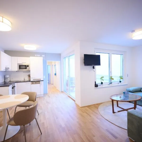 Bright apartments with spacious terraces offering comfort not far to Vienna's heart, Hotel in Wien