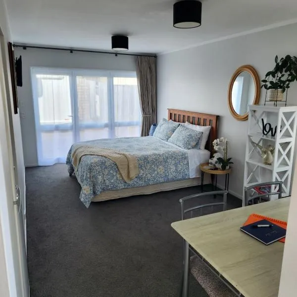 Cosy Studio Unit on Longview, hotel in New Plymouth
