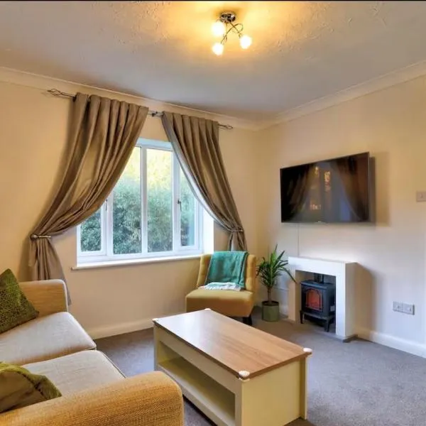Stylish 1 Bedroom Apartment with Free Parking and Links to London & Essex, hotel em Stifford
