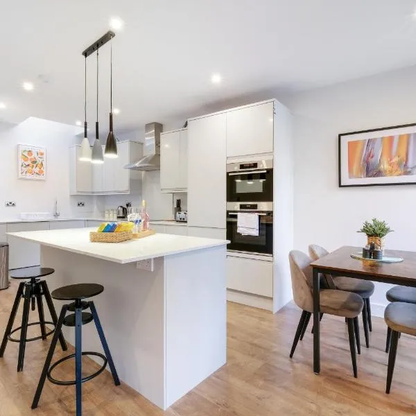 H L Homes, hotel in Purley