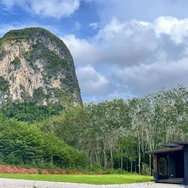 Your Red Earth Homestay Private Romance, hotel em Krabi