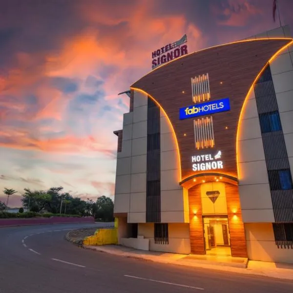 FabHotel Signor, hotel in Indore