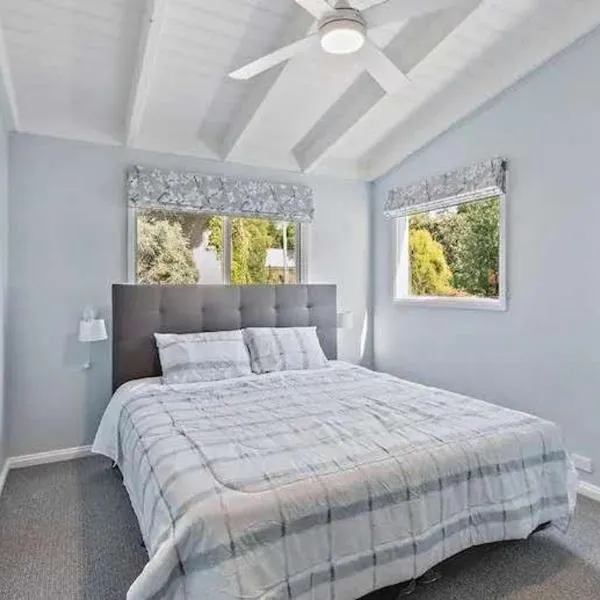 Beautiful hill side house, Hotel in Royal Park