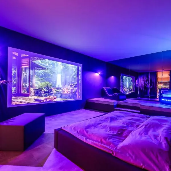 Jacuzzi Cinema Wabi Sabi 3, hotel v destinaci Kaunas