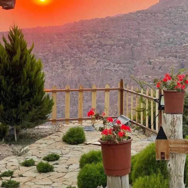Dana luxury huts, hotel in Dana