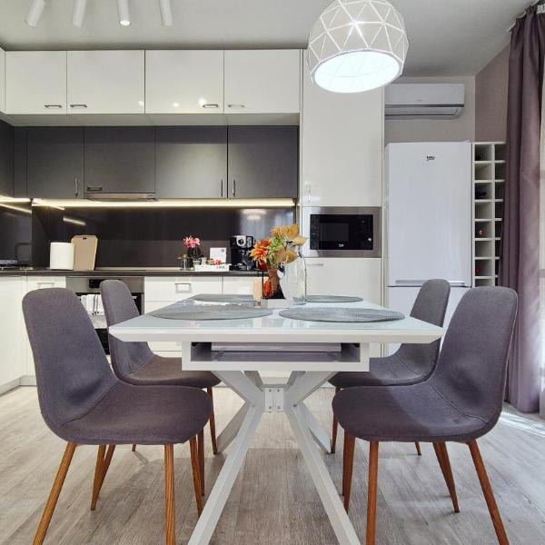 Quiet Nordic Nest Near City Center & West Park by KeyBox, Sofia