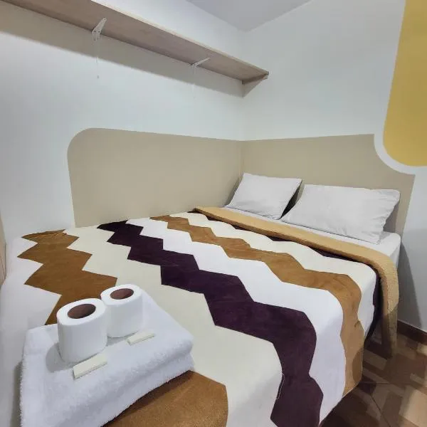 Departamento, LUJO HOGAR cerca a PLAZA NORTE - UNI AEROPUERTO, hotel in Lima