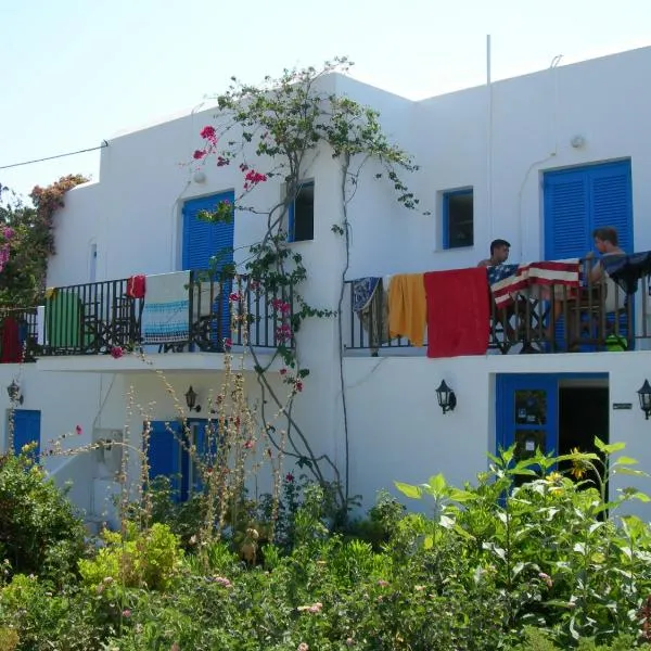 Bizas Rooms & Studios, hotel en Parikia