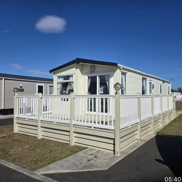 Lossiemouth में, होटल Spacious Modern Seaside Caravan
