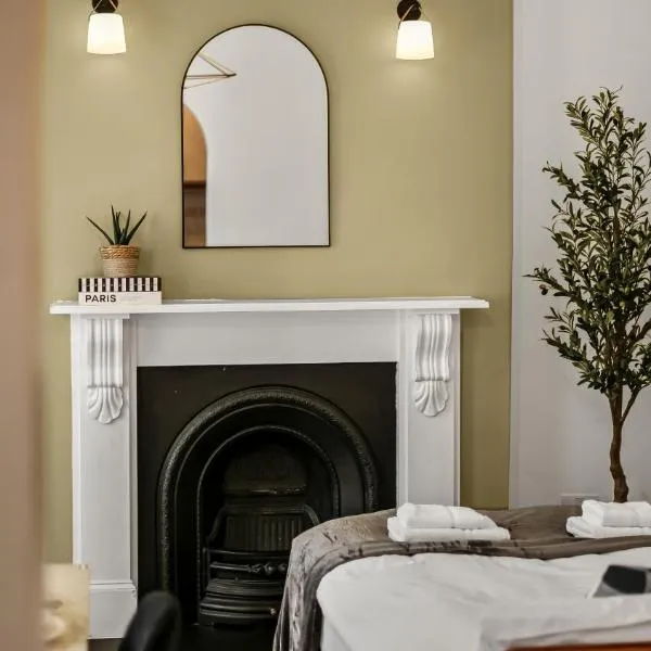 Lovely Flat by Emirates - 5 mins to Kings Cross St Pancras, hotel in London