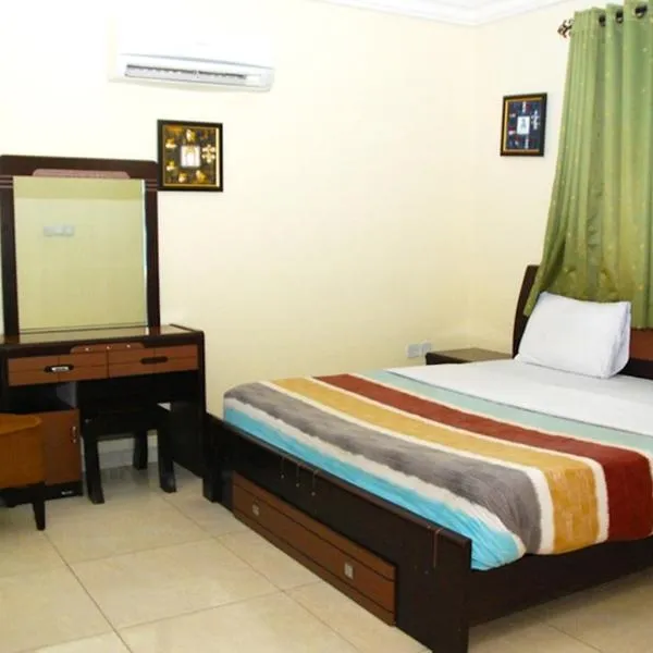 Rikkies Place Hotel, hotel v destinaci Lagos