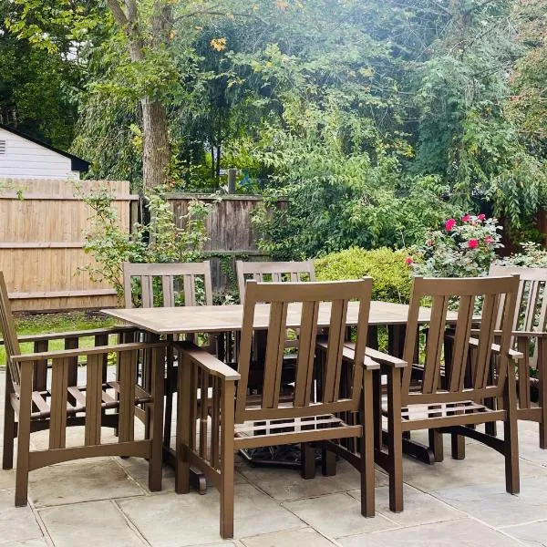 Private Estate, walk to Princeton downtown, 3 Bedrooms, 2 Bath, with Free Parking, hotel en Princeton