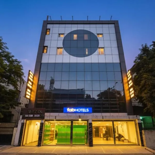 FabHotel Mona Continental - Nr Laxmi Nagar IT Hub, hotel in New Delhi