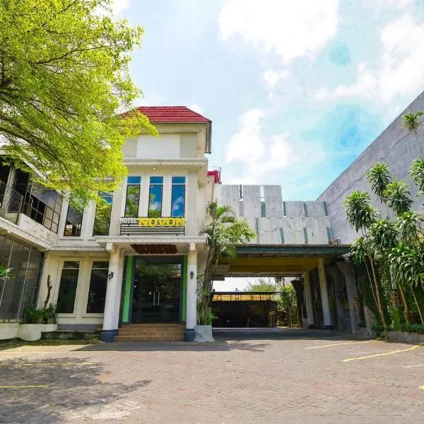 Tripletree Novon Family Hotel, hotel en Blimbing