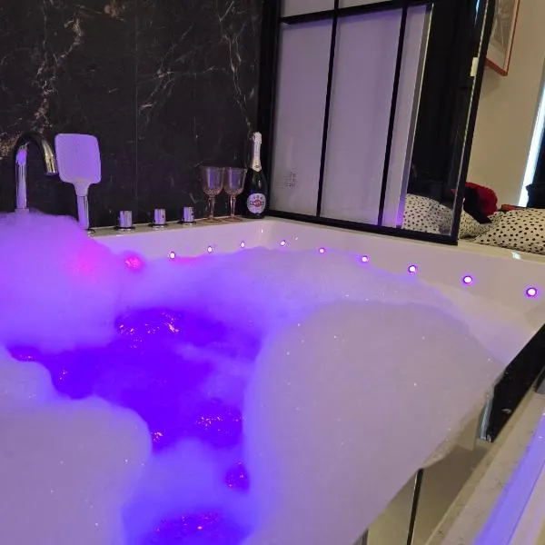 JACUZZI Apartament Warszawa Centrum – hotel w Warszawie