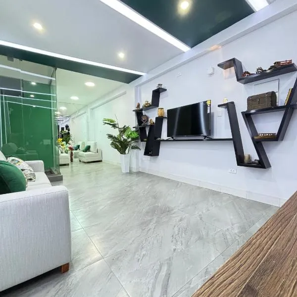 Hospedaje Bry Ker, hotel di Pichanaki