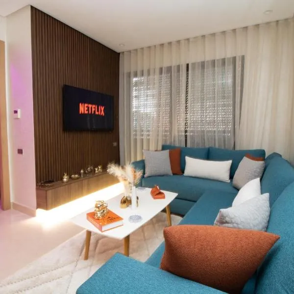 Studio élégant et neuf près de la gare tgv, hotel em Casablanca