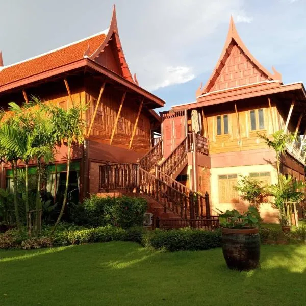 เรือนไทยพราวพิมาน Proudpiman Thai House、Ban Bang Toei (1)のホテル