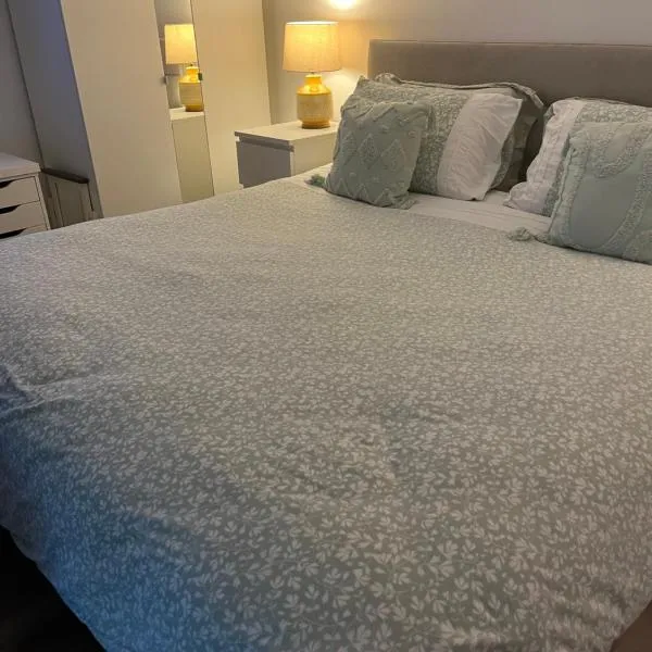 Basement studio apartment, ξενοδοχείο σε Ballina