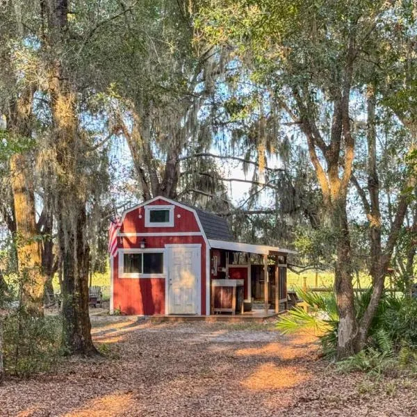 Tiny Barn at Windy Oaks, hotel v destinaci Crystal River
