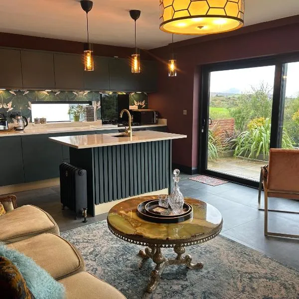 The ring fort lodge, hotel en Glenties