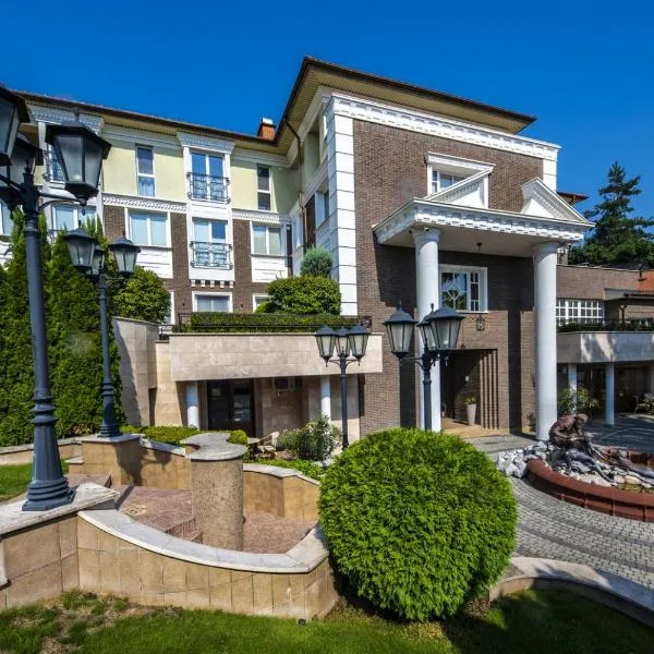 Erla Villa Boutique Hotel, hotel in Eger