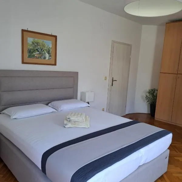 Rooms Keti - Blue room, hotel in Korčula