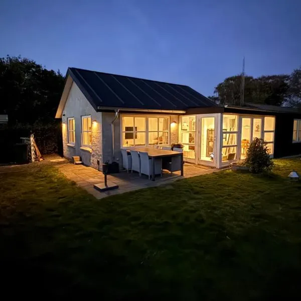 Smukt sommerhus nær Ribe C inkl rengøring, hotel a Ribe