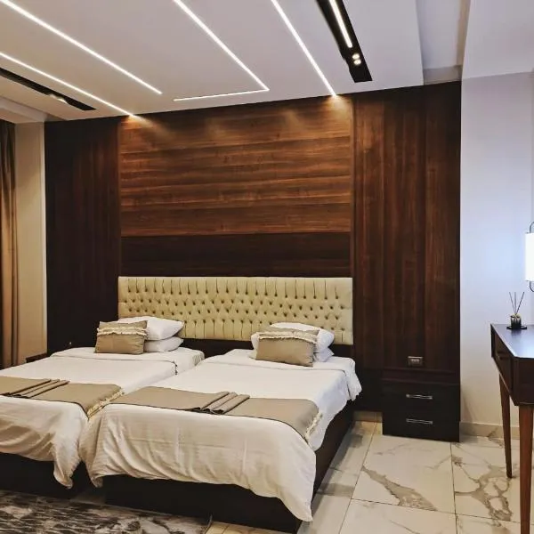 Luxury Accommodation, hotel in Sheikh Zayed