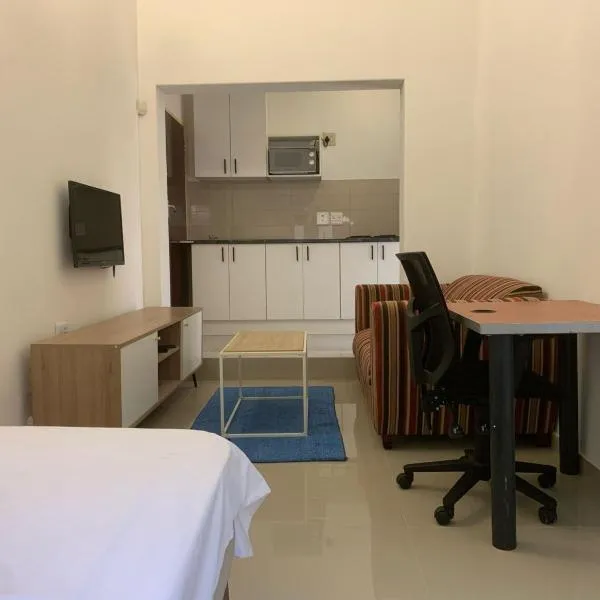 Airport Guest House, hotel in Kempton Park