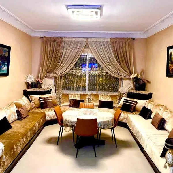 Appartement confortable 2 chambres et lumineux proche souk et plage, Hotel in Agadir