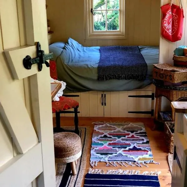 Ty Bach Glas, hotel in Llanhowell