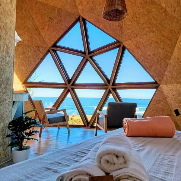 Domos Mare - Glamping frente al Mar, hotel u gradu Quequén