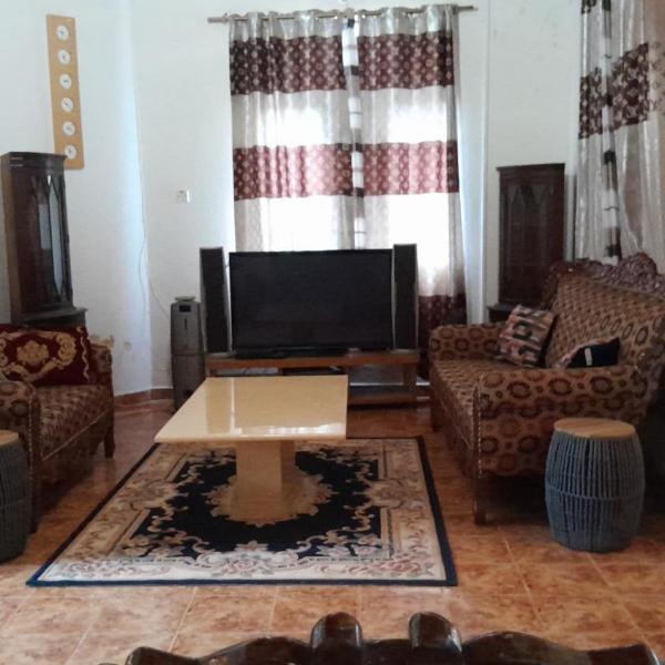 Afonta's Greenhouse Retreat, Daranka