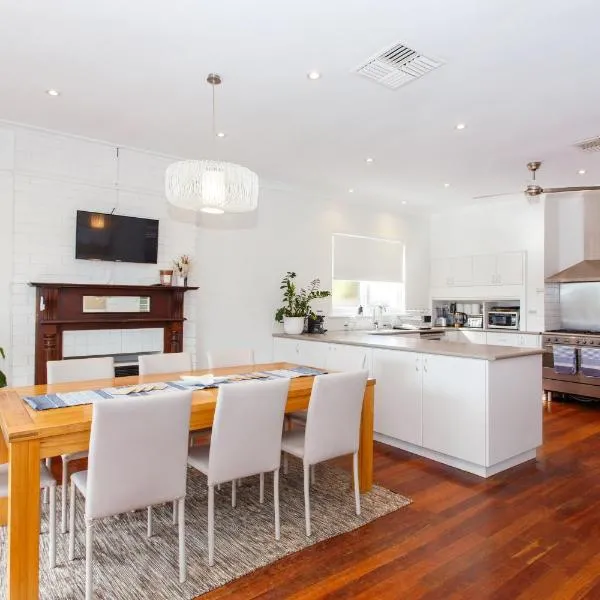 Sunset Serenity in Scarborough, khách sạn ở Perth