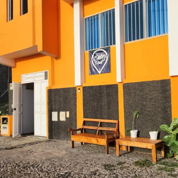 FREE Early Check In-RESERVATIONS ONLY-No Walk-Ins- & CARD PAYMENTS-No Cash-Meeting Point Volcanic Beach Refuge, hotel in São Filipe