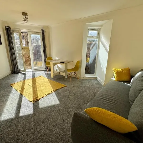Comfortable, London 1 Bed Garden, hotel a Londra